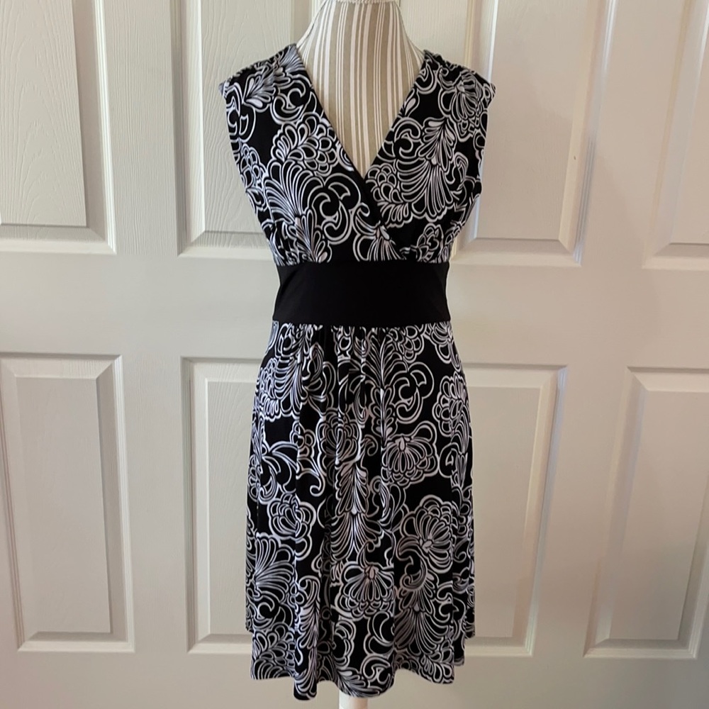 ▪️White house black market dress▪️